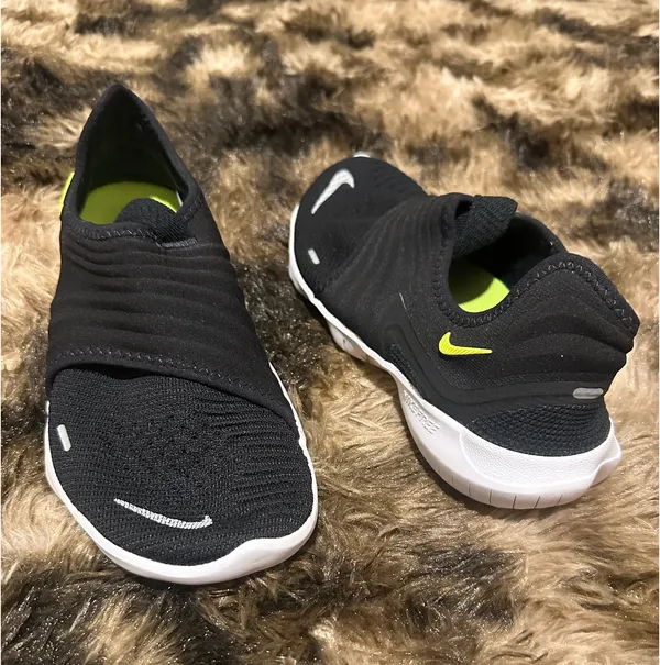 Nike Women’s Free RN Flyknit 3.0 Black Volt - Image 7