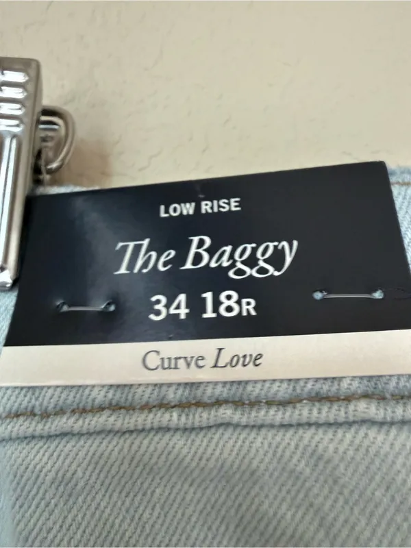 Abercrombie and Fitch the baggy low rise curve love jeans size 34 | 18R - Image 4