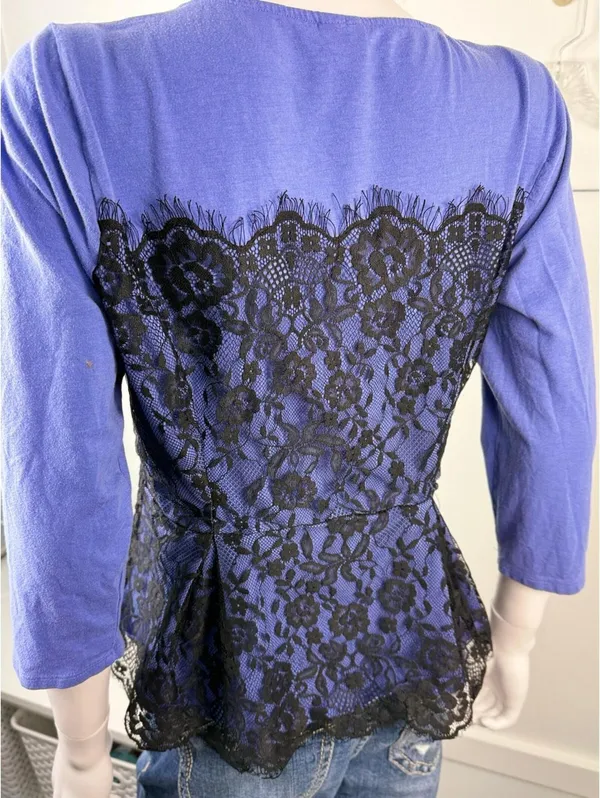 Beautiful Elle Top Size M/L - Image 4