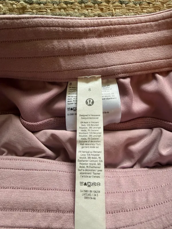 Lululemon Softstreme Shorts 4" - Image 3