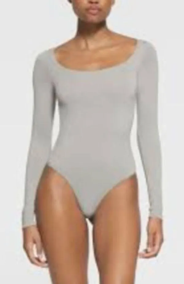 Skims ESSENTIAL LONG SLEEVE SCOOP NECK BODYSUIT Light Grey S/M - Image 2