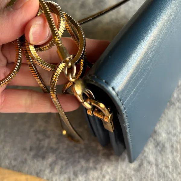 CHARLES & KEITHBasic Front-Flap Clutch Pre-Owned - Image 10