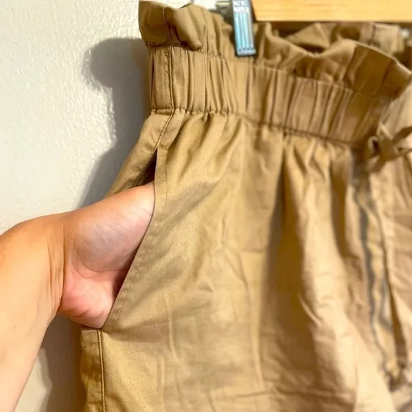 Ci Sono 𝅺 Tan High Waisted Shorts - Image 5