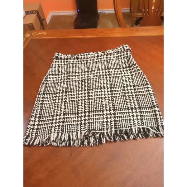 Zara Woman Tweed Mini Skirt S Plaid Houndstooth Black White Size S - Image 2