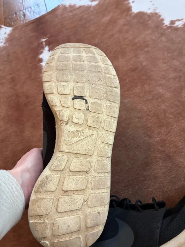 Nike Roshes men's size 11 Come as is no holes just wear! No longer sold - Image 2