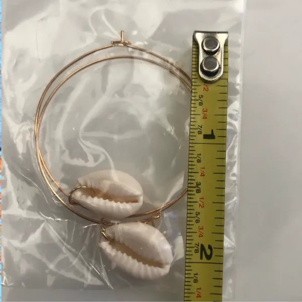 Free People Brand New Summer Boho Chic Seashell Beach Hoop Earrings - Image 4