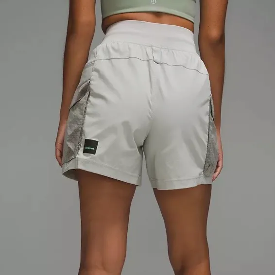 Lululemon Multi-Pocket Cargo High-Rise Hiking Short 5” - Image 2