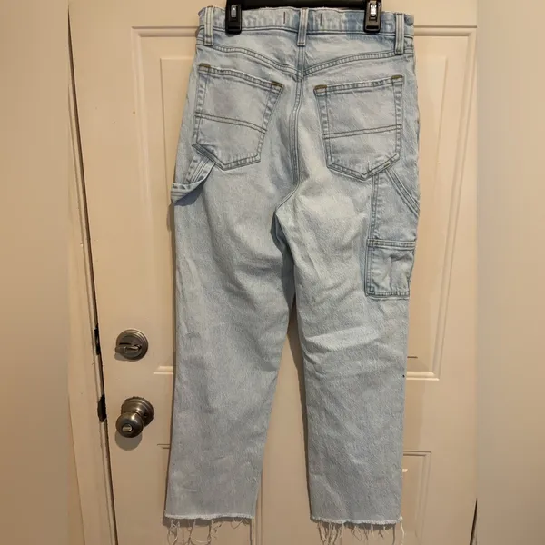 Abercrombie & Fitch The 90s Straight Ultra High Rise size 27 (4) very light wash - Image 4