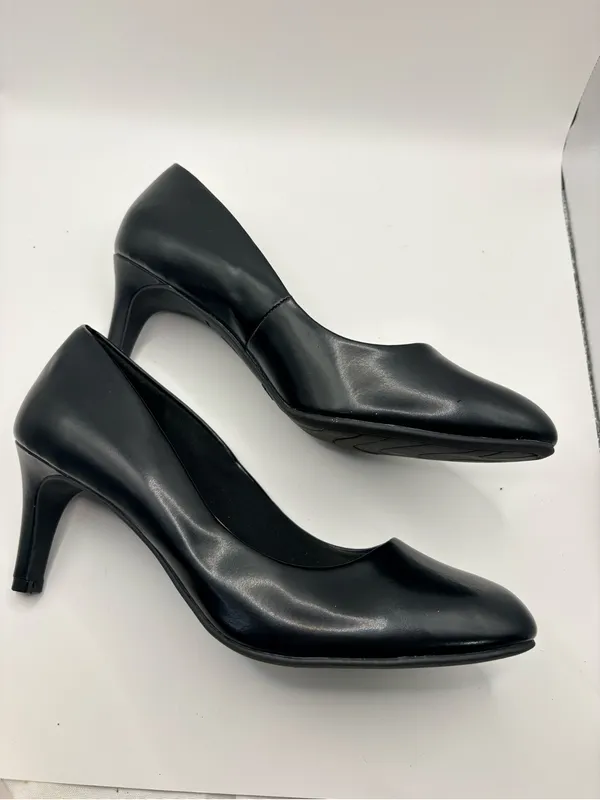 Comfort Step Black Leather Ballet Flats - Image 2