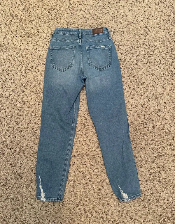 Hollister High-Rise Mom Jeans - Image 3