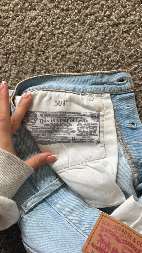 Levi’s Shorts 501 - Image 2