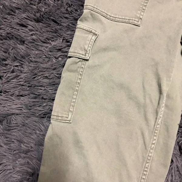 Hollister high-rise Olive Utility cropped green hiking y2k pockets Pants size 30 - Image 3