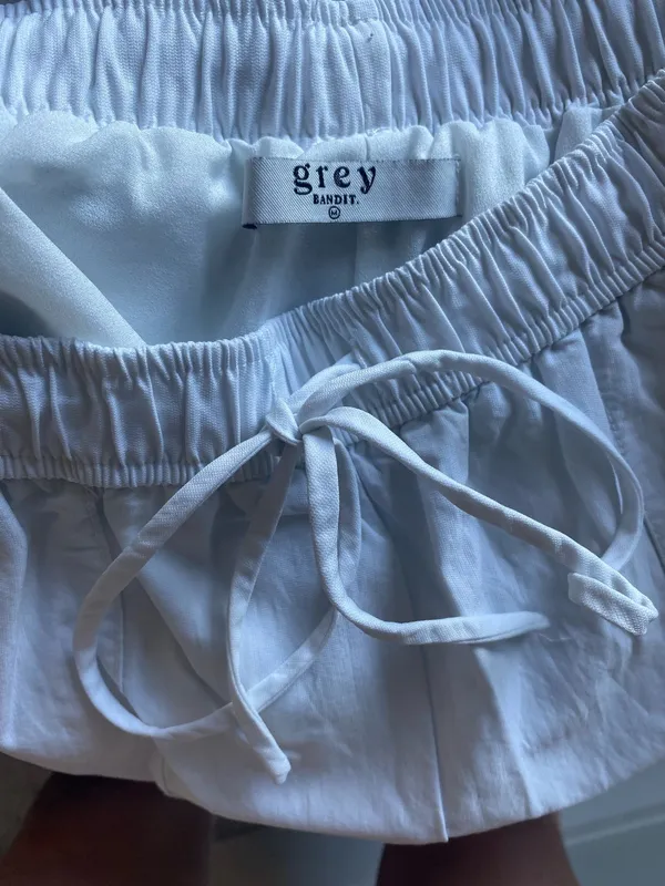 Grey Bandit White Pants Beachy - Image 3