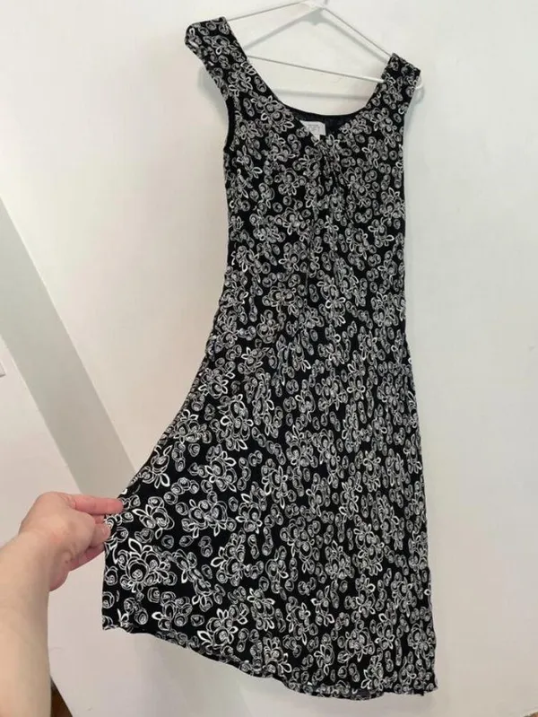 ANN TAYLOR LOFT Black White Rose Floral Print V-Neck Sleeveless Midi Shift Dress - Image 6