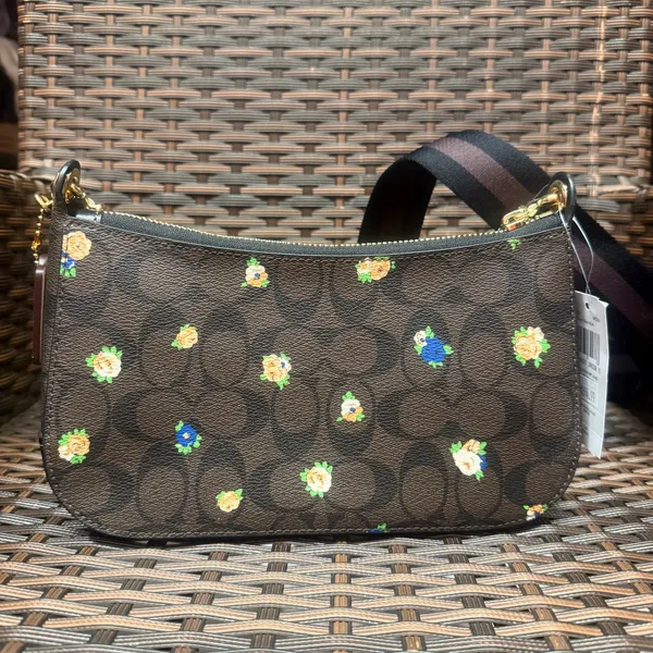 Coach Jes Baguette In Signature Canvas With Vintage Mini Rose Print C6823 - Image 3