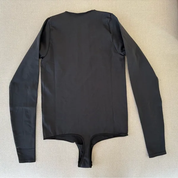 SKIMS Essential Crew Neck Long Sleeve Bodysuit - Image 7