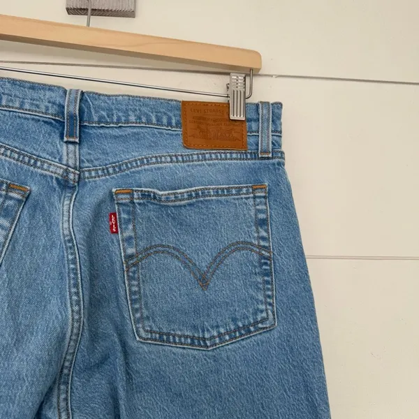 Levi’s Women’s 28 Wedgie Distressed Button Fly Jeans - Image 4