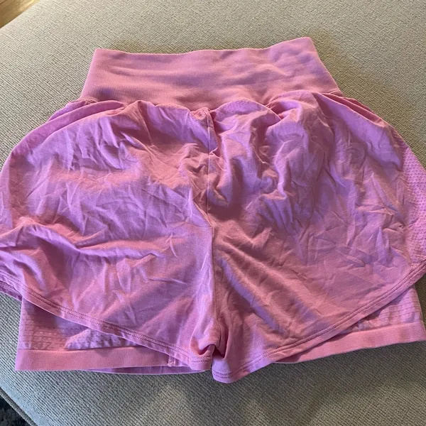 Gymshark seamless shorts - Image 3