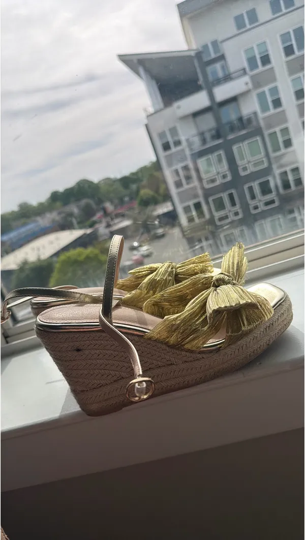 Platform Heels Gold Size 8.5 - Image 3
