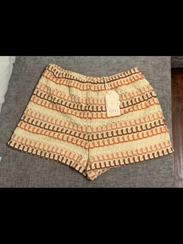 High-Waist Crochet Shorts in Cream, Peach & Brown - Image 3