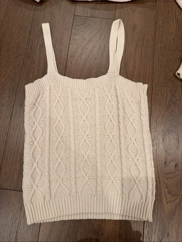 Fate Cropped Cable Knit Sweater & Tank Set in Beige Size Small - C27-183 - Image 9