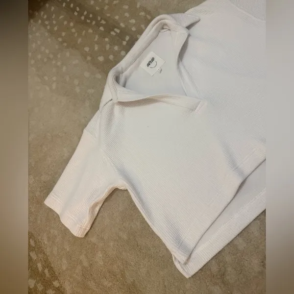 Aerie open collared white ribbed crop t-shirt women’s size small - Image 4