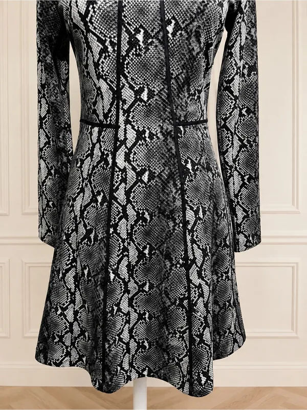 NWOT Michael Kors Snake Print Fit & Flare Dress Size 2 Black Gray Long Sleeve - Image 4