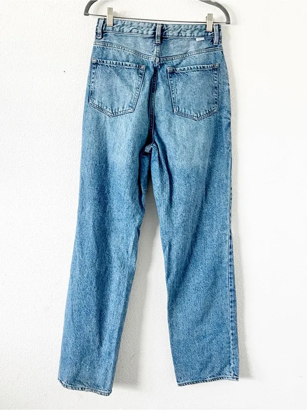 PacSun 90s Boyfriend High Rise Distressed Ripped Straight Leg Jeans - Image 5