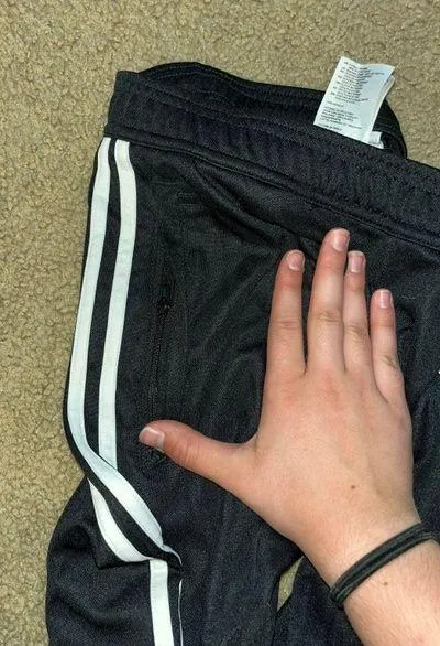 Adidas sweatpants - Image 5