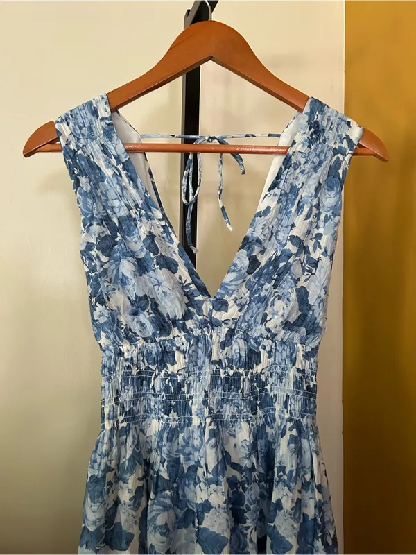 Abercrombie & Fitch Crinkle Shirred Waist Maxi Dress Floral Blue White‎ NEW XS - Image 6