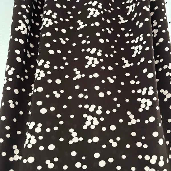 Jessica Howard Brown and White Polka Dot Sleeveless Ruched Midi Dress - Image 2