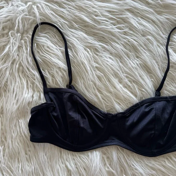 Pink by Frankie’s Bikinis Buttercup Bikini Top Black Shine Size Small - Image 3