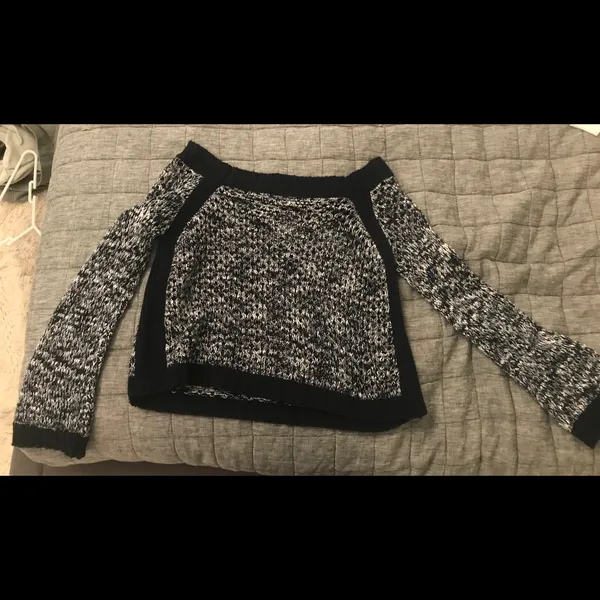 Boutique Super cute off the shoulder sweater - Image 2