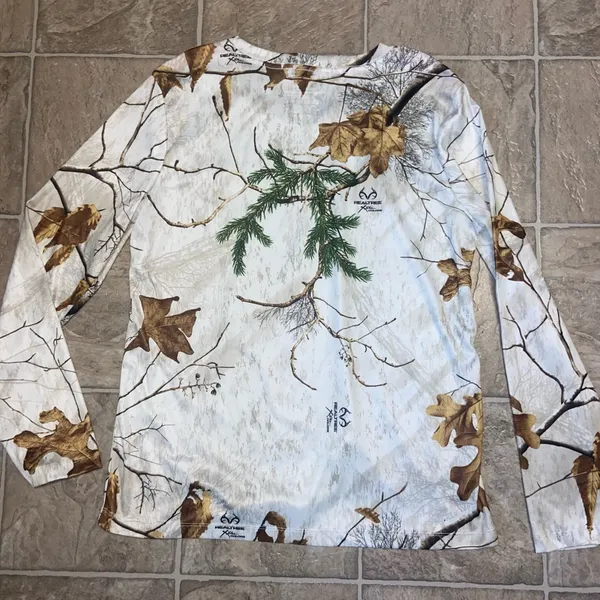 Realtree Women’s White “Snow” Camouflage Long Sleeve Shirt - Image 3
