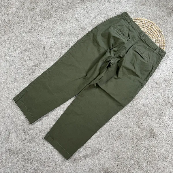 GAP Women’s Everyday Mid Rise Straight Up Khakis Pants in Army Jacket Green 10 - Image 7