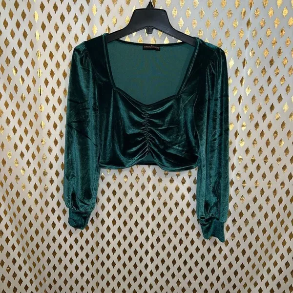 Green velvet puffy sleeve crop top almost famous size S - Image 2