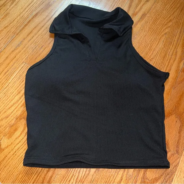⭐️Black Ribbed Mock Neck Sleeveless Crop Tank - Image 3