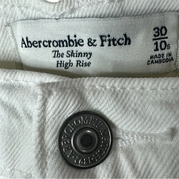 Abercrombie & Fitch Skinny High Rise White Distressed Jeans Size 30 / 10 Short - Image 5