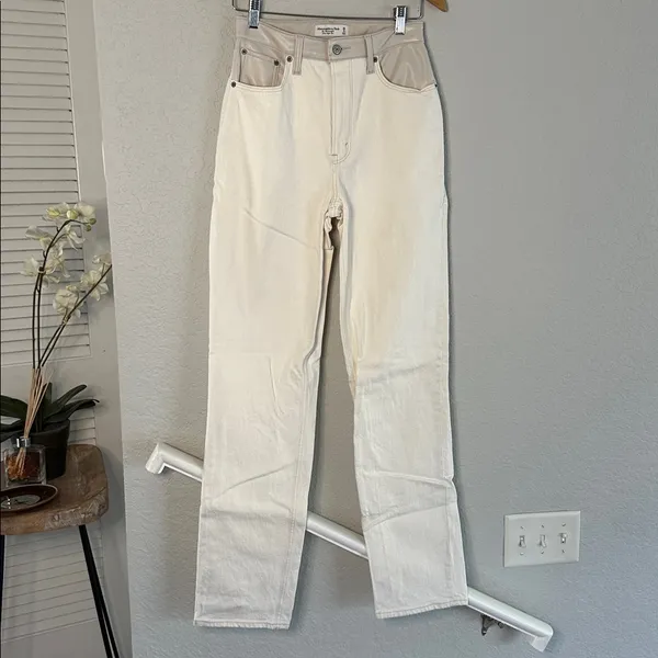 Abercrombie & Fitch 90s Straight Ultra High Rise Jeans Cream Faux Leather Y2K - Image 3