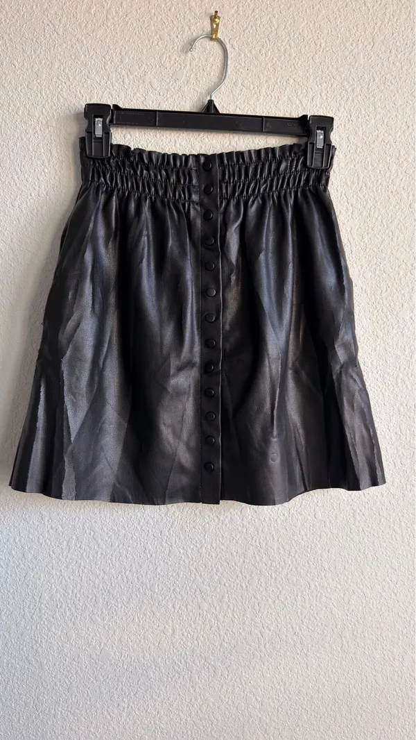 Zara black faux leather button front mini skirt size small - Image 5