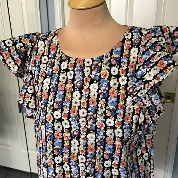 J Crew Mercantile‎ Women's Floral Ruffle Sleeve Top Size 12 Black Multi - Image 4