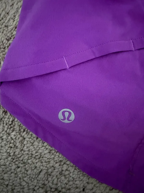 Lululemon Speed Up Shorts 2.5" Low-Rise - Image 3