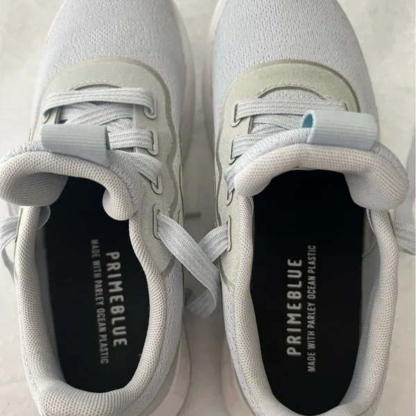 Adidas Women’s Primeblue Sneakers NWOT - Image 6
