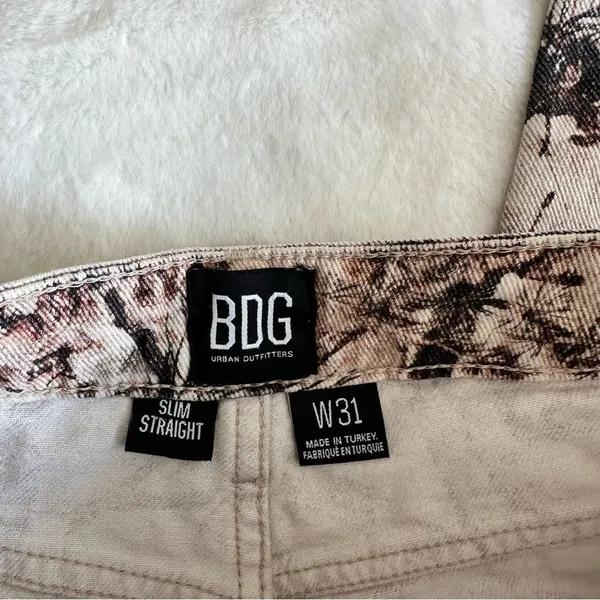 BDG Urban Outfitters Camo Jeans Slim Straight Size 31 - Image 3