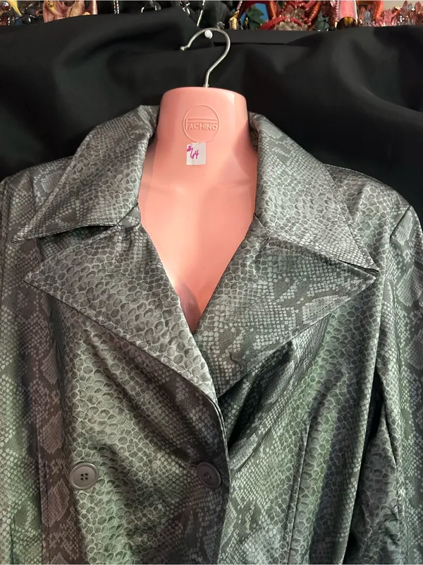 Colebrook & CO. Women’s Metallic Gray Snake-Print Lightweight Trench Coat MD - Image 7