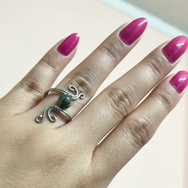 Vintage Inspired Silver Plated Adjustable Ring With Jade Green Gemstone - Image 2