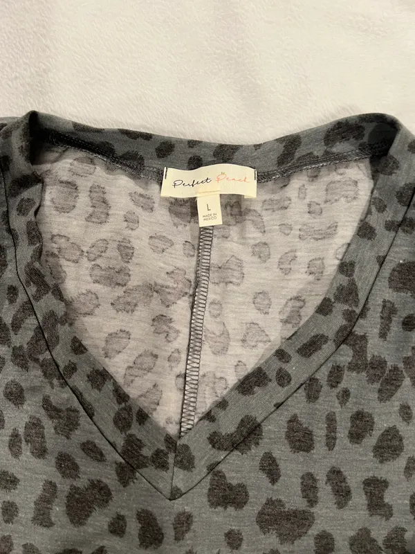 Stylish Gray Leopard Print Dress Size L By - Image 3