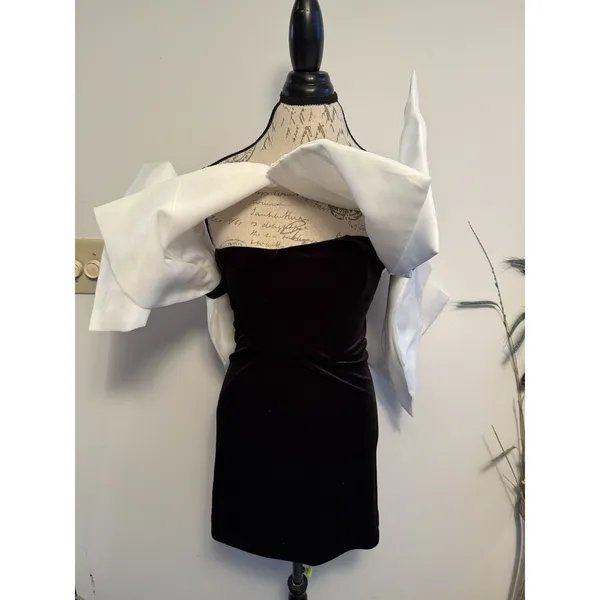 Akira black white cocktail dress Medium bow Velvet‎ Dress - Image 4