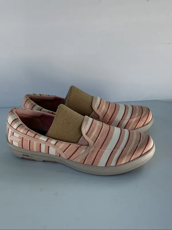 Skechers Slip-On Striped Sneakers in Pink and Cream - Image 2