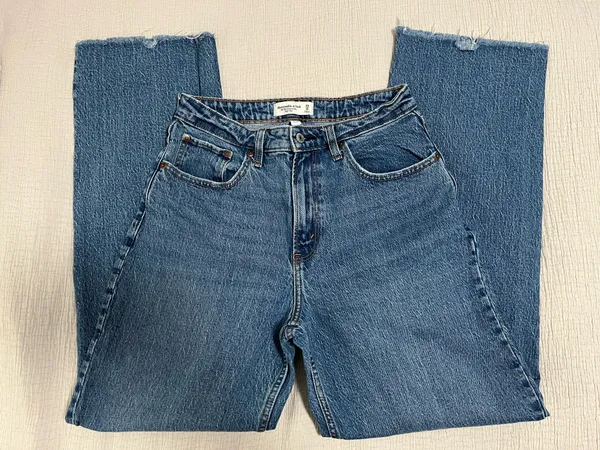 Abercrombie Curve Love High Rise 90s Relaxed Jean - Image 5